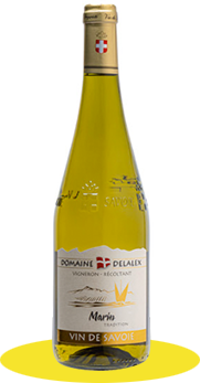 Domaine DelalexAppellation : SavoieDénomination : MarinCuvée : TraditionMillésime : 2024COULEUR : BlancCépage : ChasselasL’avis de la team cheese and wine WEEK : Une attaque de bouche sur la finesse avec des arômes d'amandes et de fruits blancs accompagnés d'une belle finale franche et saline. Idéal pour une friture de poisson, un fromage à pâte molle bien affiné ou une truite aux amandes.